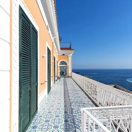 - Palazzo Della Storia * Amalfi