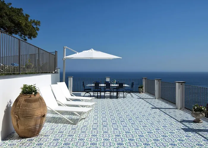 - Palazzo Della Storia