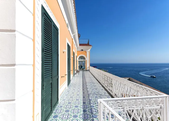 - Palazzo Della Storia * Amalfi