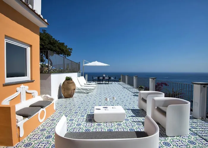 - Palazzo Della Storia ヴィラ