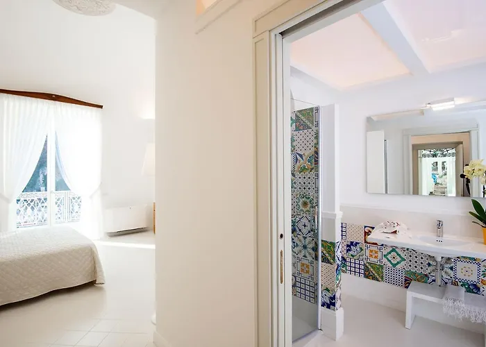 - Palazzo Della Storia