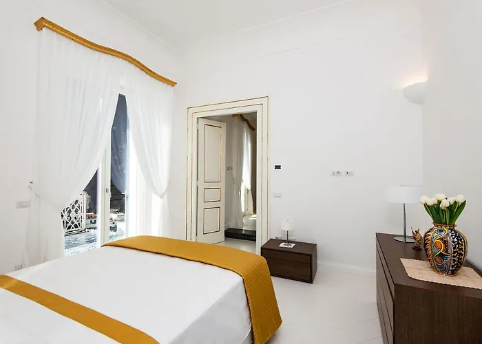 - Palazzo Della Storia * Amalfi